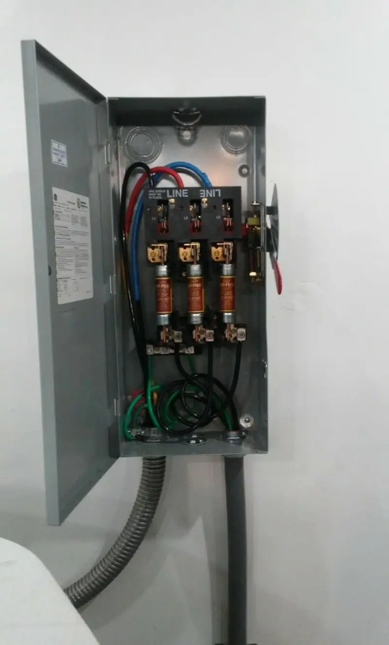 Three-phase disconnect switch installed for Smoke Detector Installation in Campbell